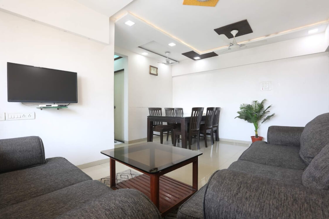 Service apartment near bkc